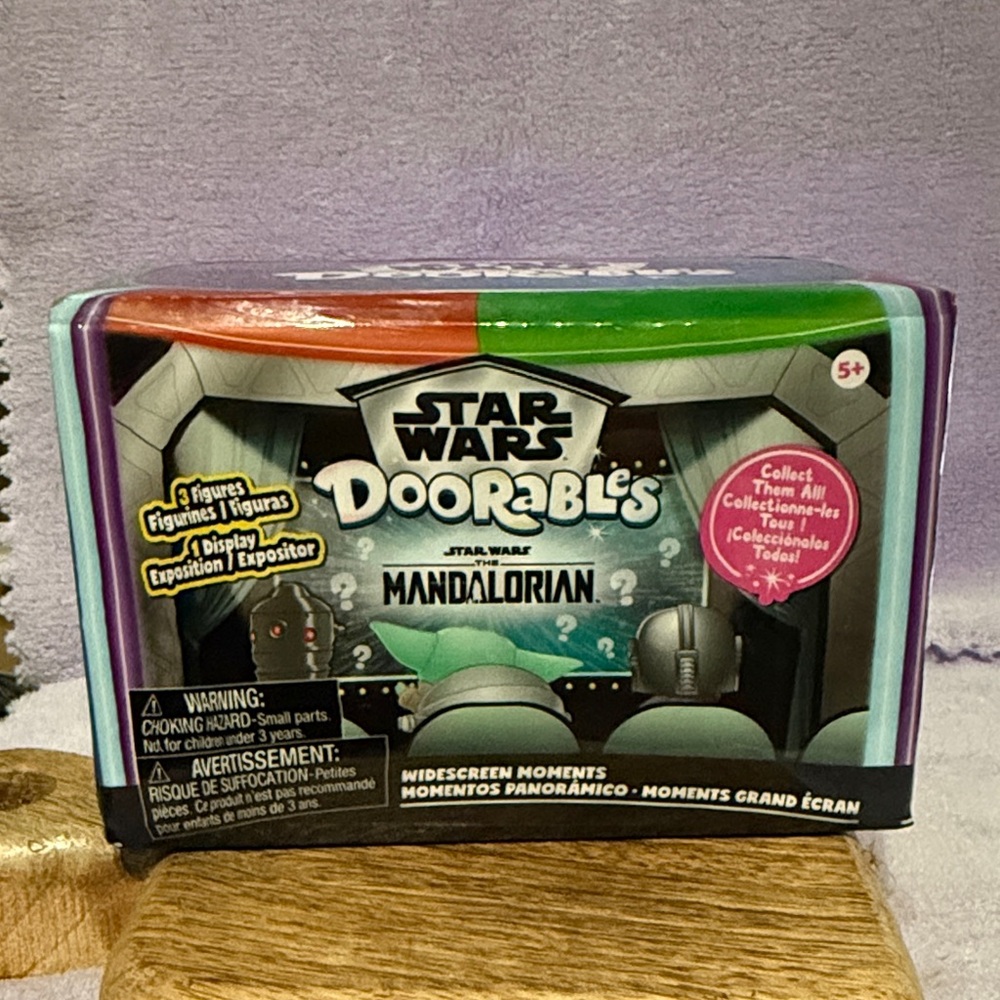 Star Wars Doorables The Mandalorian Box - Green, Purple, Orange